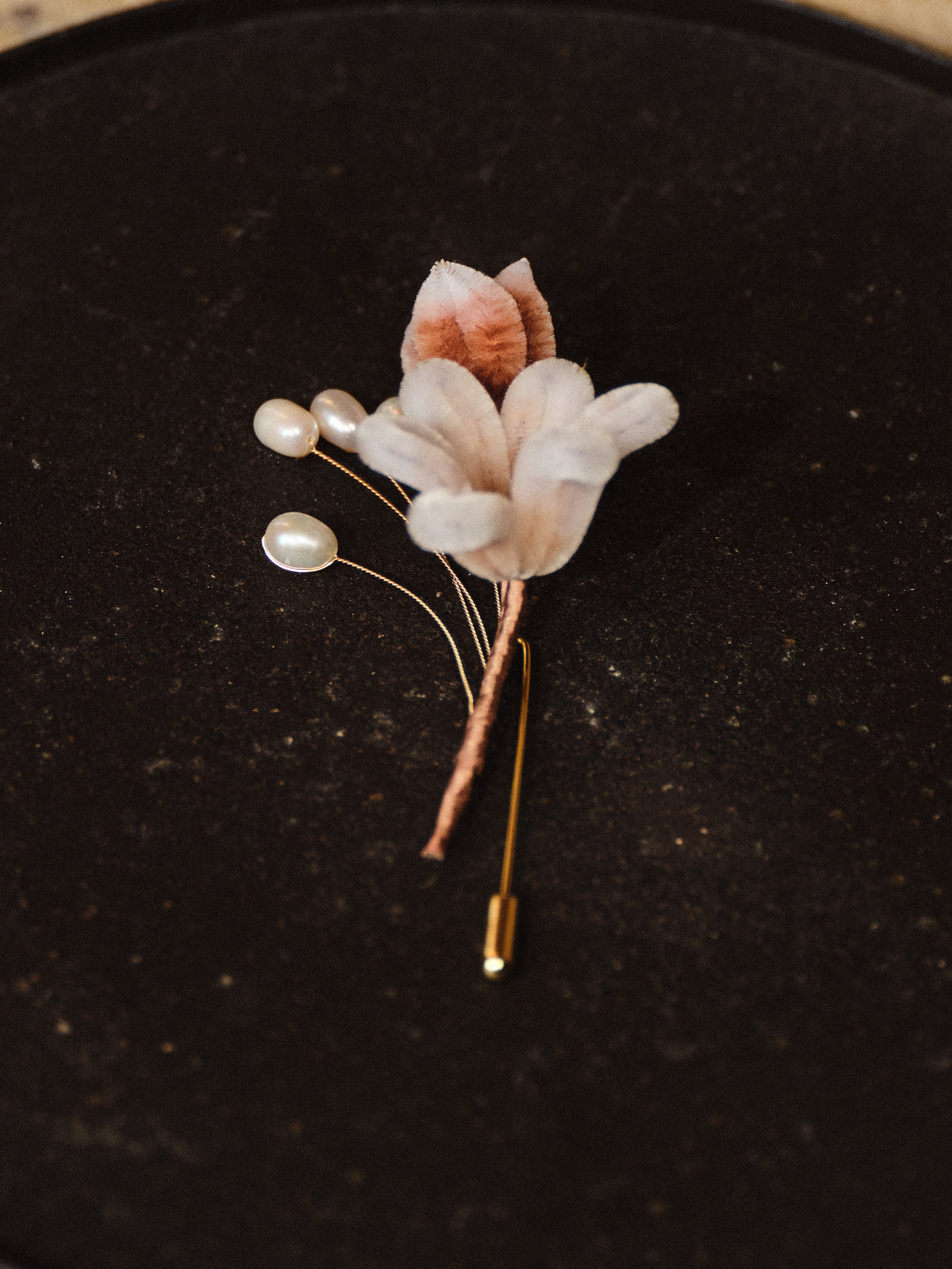 Ronghua Flower Brooch, Moonlight